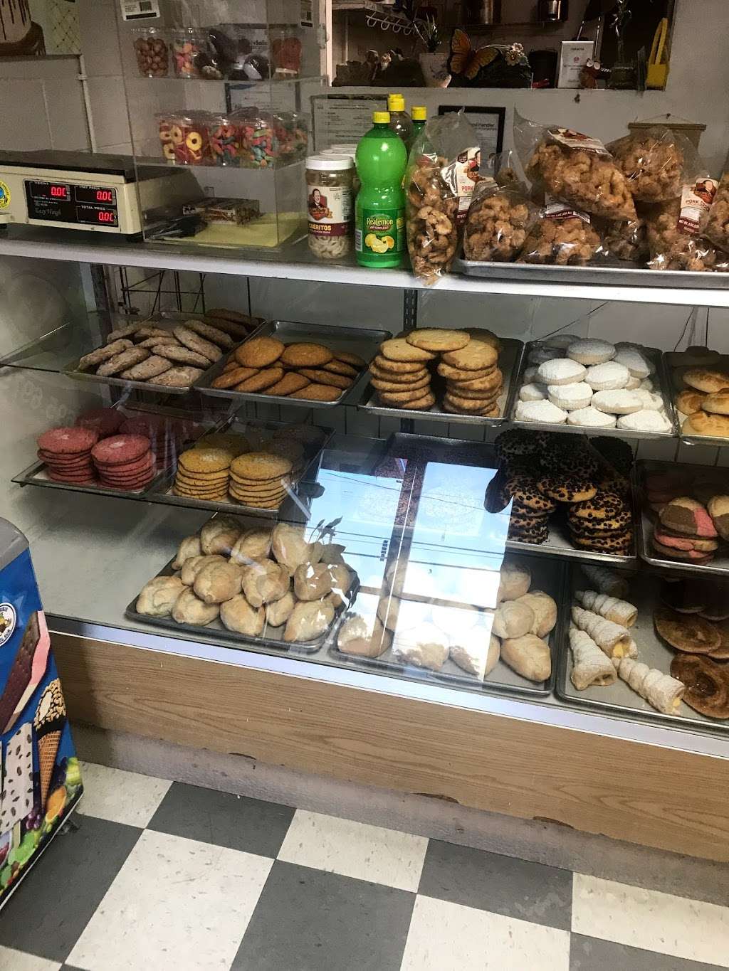 La Potosina Bakery | 4712 Durfee Ave, Pico Rivera, CA 90660, USA | Phone: (562) 695-6979