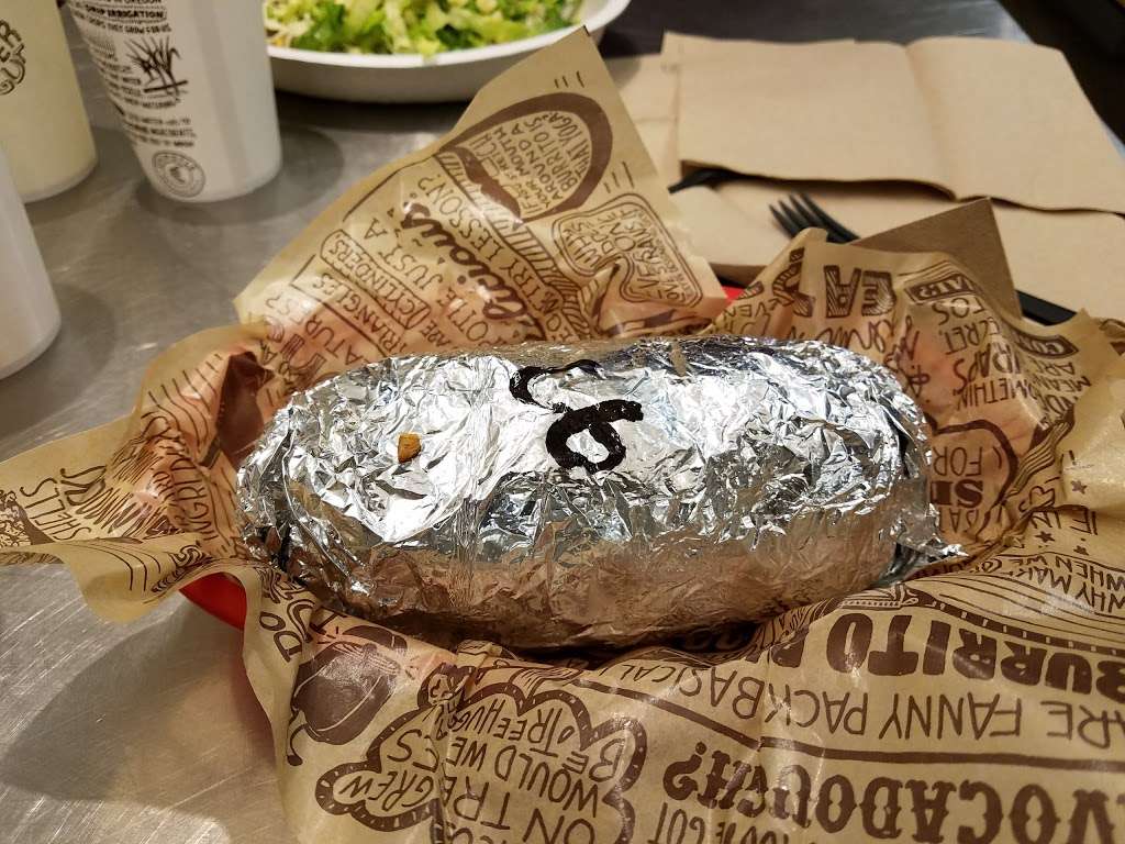 Chipotle Mexican Grill | 112 Commerce Way, Woburn, MA 01801, USA | Phone: (781) 933-5450