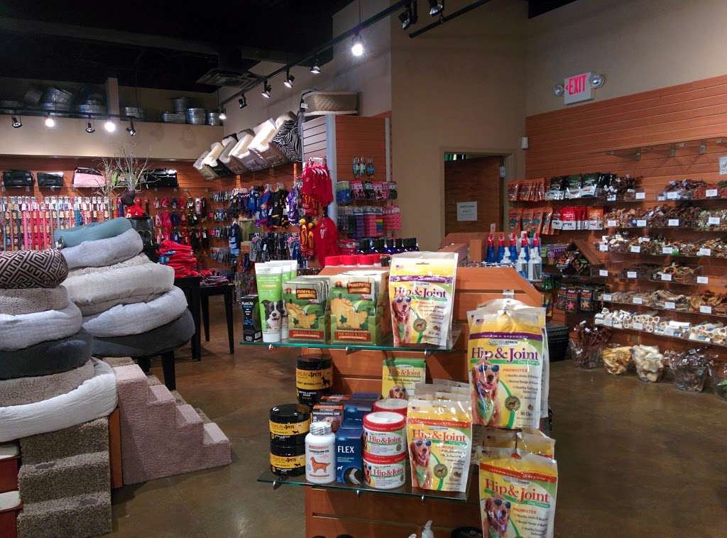 Land of Paws South | 6772 W 135th St, Overland Park, KS 66223, USA | Phone: (913) 402-1033