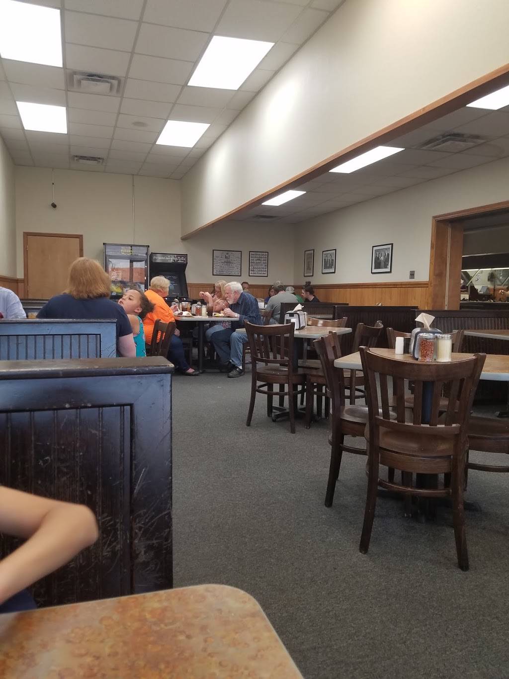Village Inn Pizza Westpark Shopping Center | 3233 Taylorsville Hwy, Statesville, NC 28677, USA | Phone: (704) 873-1101