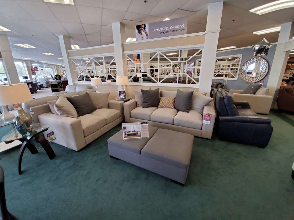 Raymour & Flanigan Furniture and Mattress Store | 85 Viewmont Mall, Scranton, PA 18508, USA | Phone: (570) 346-1622