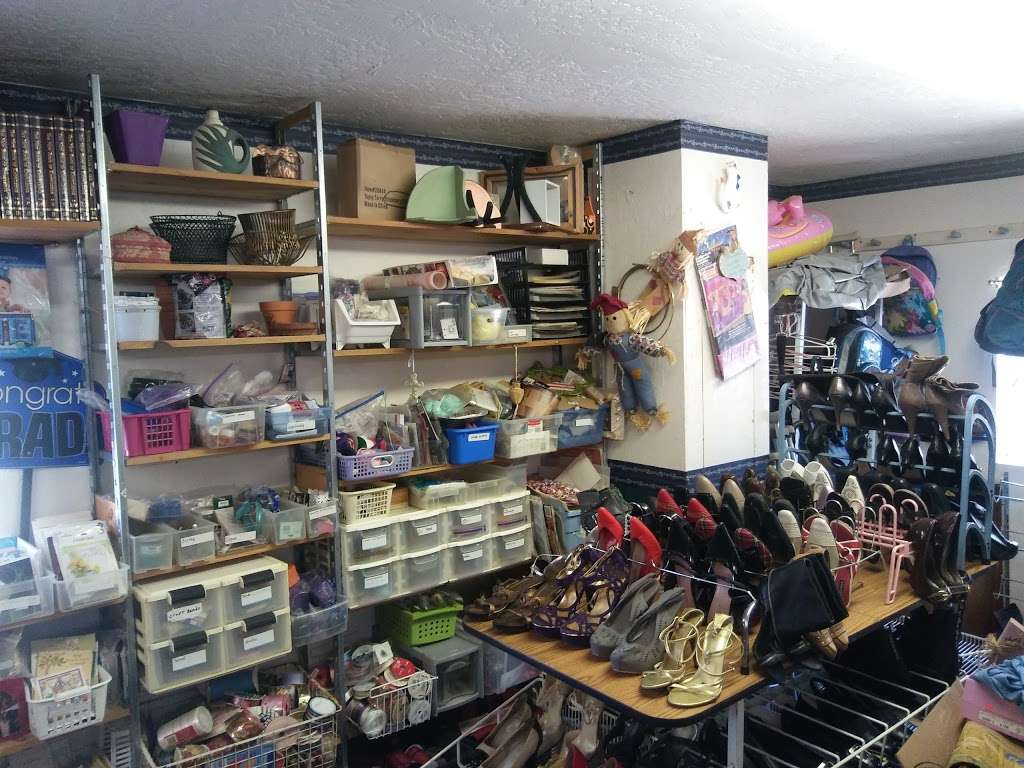 clothes closet thrift store | 23100 Betty Rd, Perris, CA 92570 | Phone: (951) 355-9741