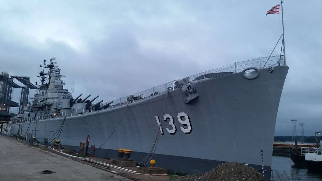 United States Naval Shipbuilding Museum & The USS Salem - 551 South St ...