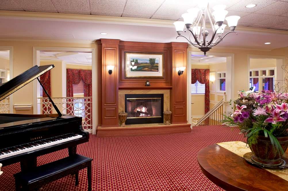 The Bristal Assisted Living at North Hills | 99 S Service Rd, North Hills, NY 11040 | Phone: (516) 869-1300