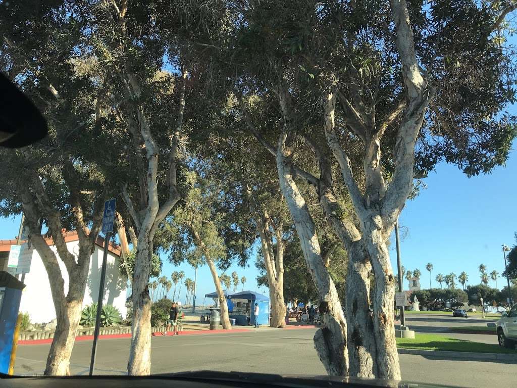Shoshonean Rd Parking | Shoshonean Rd, San Pedro, CA 90731, USA