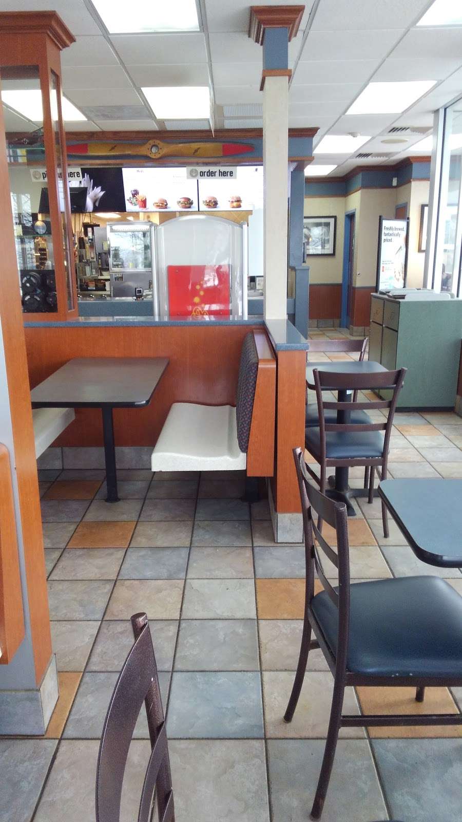 McDonalds | 2007 S Bridge St, Yorkville, IL 60560, USA | Phone: (630) 553-1893