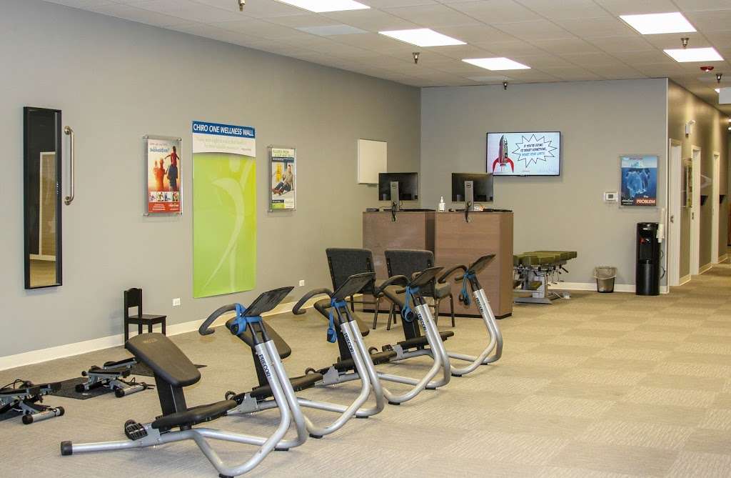 Chiro One Wellness Center of West Addison | 2909 W Addison St, Chicago, IL 60618, USA | Phone: (773) 360-0108