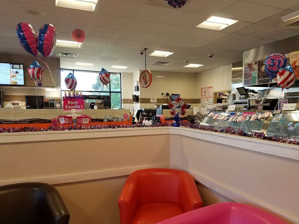 Dunkin Donuts | 2101 Sheridan Rd, Zion, IL 60099 | Phone: (847) 872-2700