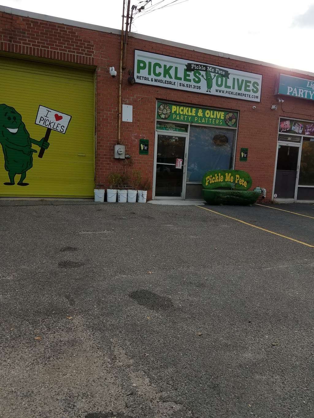 Pickle Me Pete | 53 Bloomingdale Rd, Hicksville, NY 11801, USA | Phone: (516) 531-3135