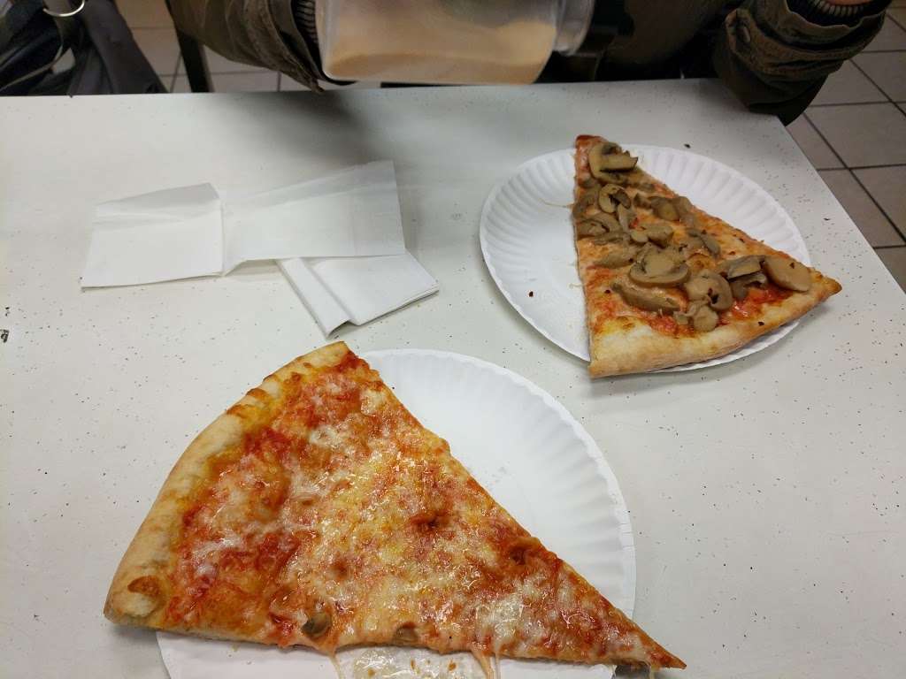 Giovannis Pizza | 105 Ellison St, Paterson, NJ 07505, USA | Phone: (973) 279-7174