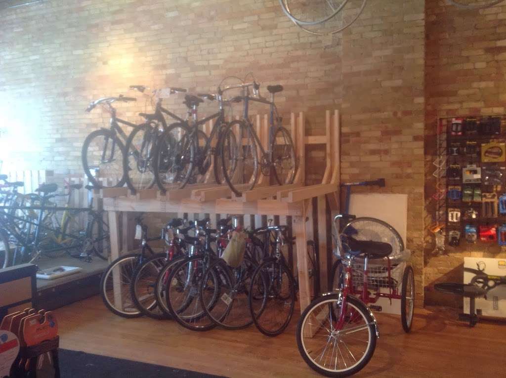 Coast In Bikes | 3334 N Holton St, Milwaukee, WI 53212, USA | Phone: (414) 502-7259