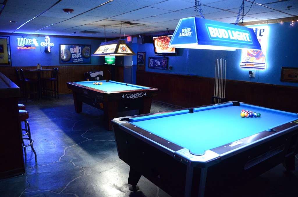 Time Out Sports Bar, Pizzeria & Grill | 6025 South La Grange Road, Countryside, IL 60525 | Phone: (708) 482-3222