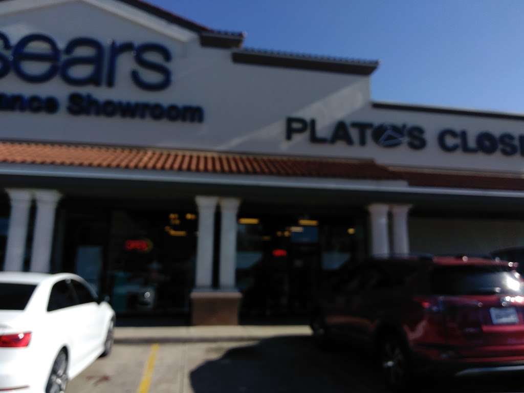 Platos Closet Greenway | 3277 Southwest Fwy, Houston, TX 77027, USA | Phone: (713) 592-0002