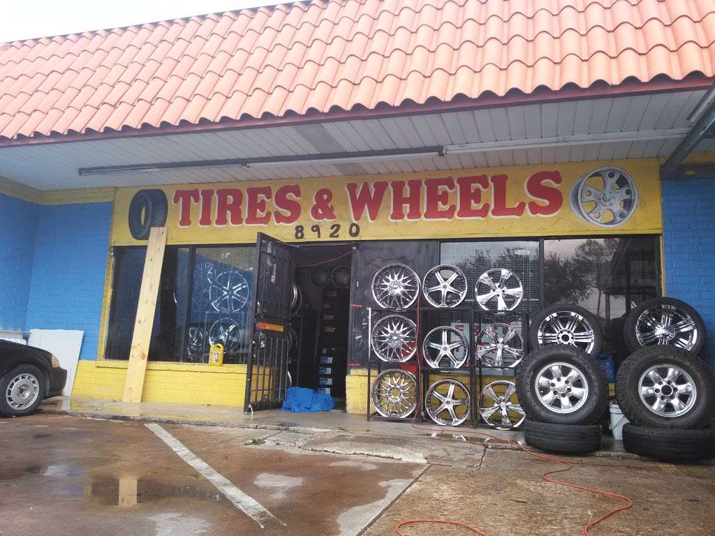 E & C Tire | 8920 Bissonnet St, Houston, TX 77074, USA