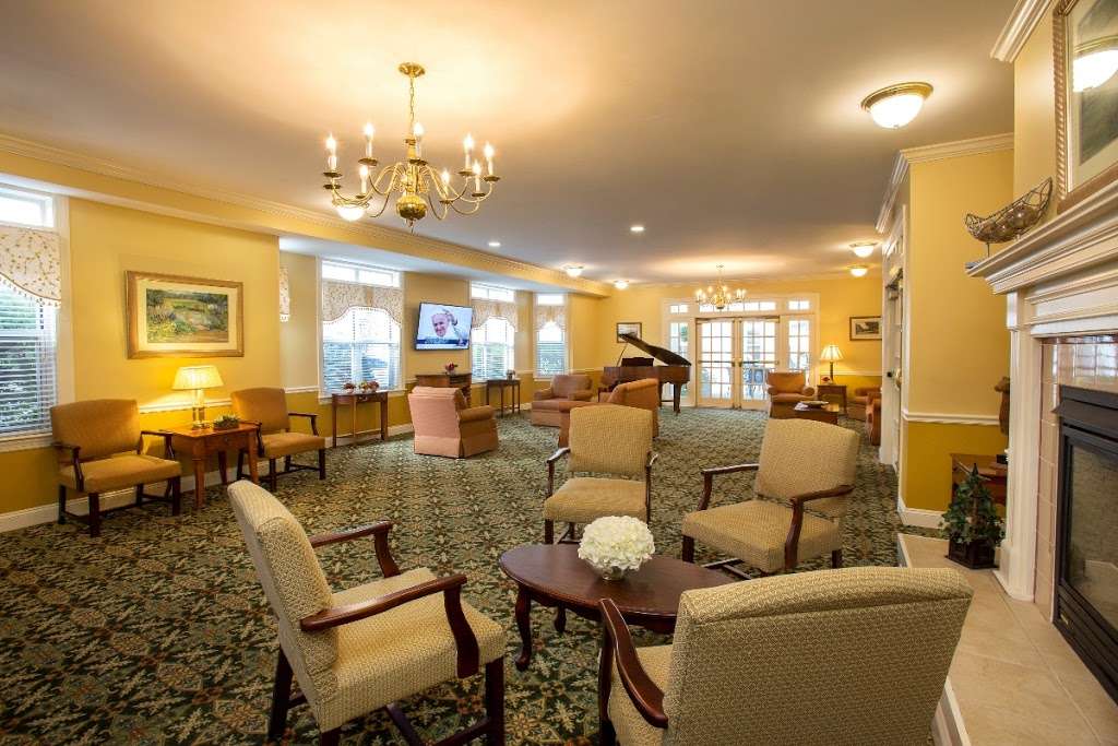 Benchmark Senior Living at Forge Hill | 4 Forge Hill Rd, Franklin, MA 02038, USA | Phone: (508) 719-8031