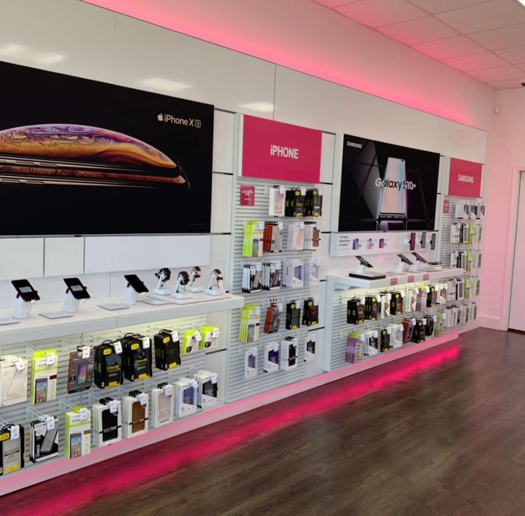 T-Mobile | 8750 S Howell Ave, Oak Creek, WI 53154, USA | Phone: (414) 301-4891