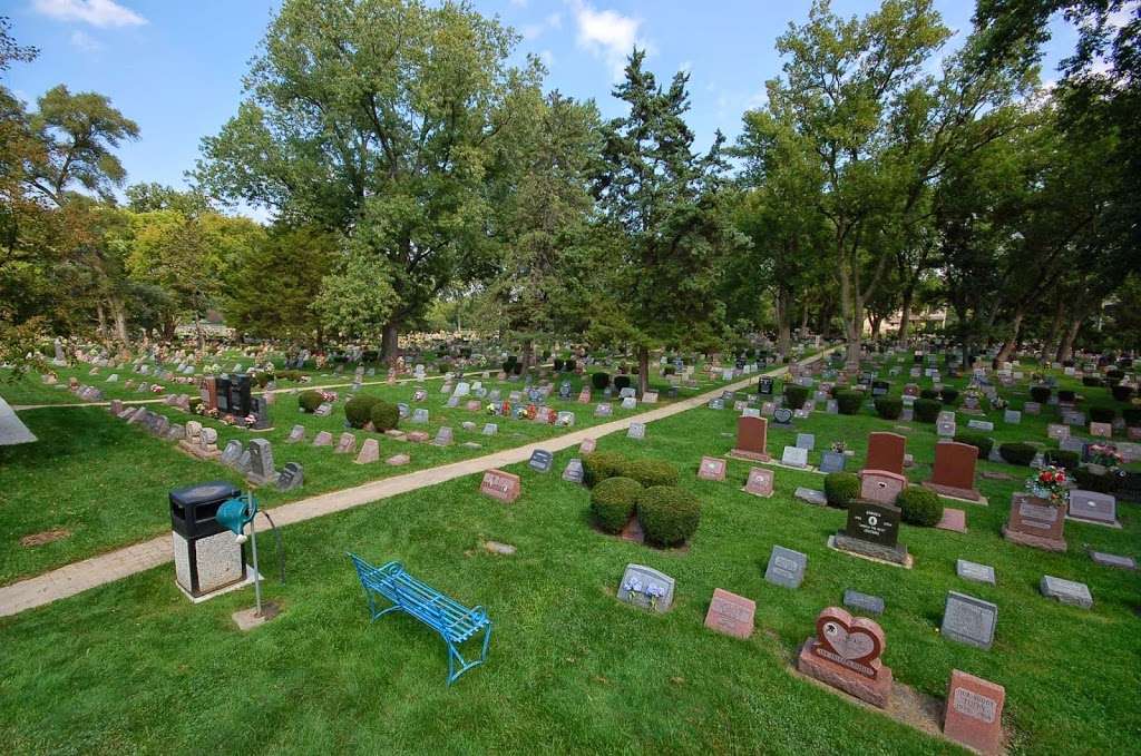 Hinsdale Animal Cemetery and Crematory | 6400 Bentley Ave, Willowbrook, IL 60527, USA | Phone: (630) 323-5120