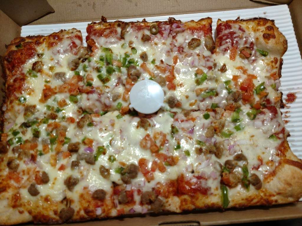 Papas Pizza To Go | 106 N Gaston St, Dallas, NC 28034 | Phone: (704) 923-0770