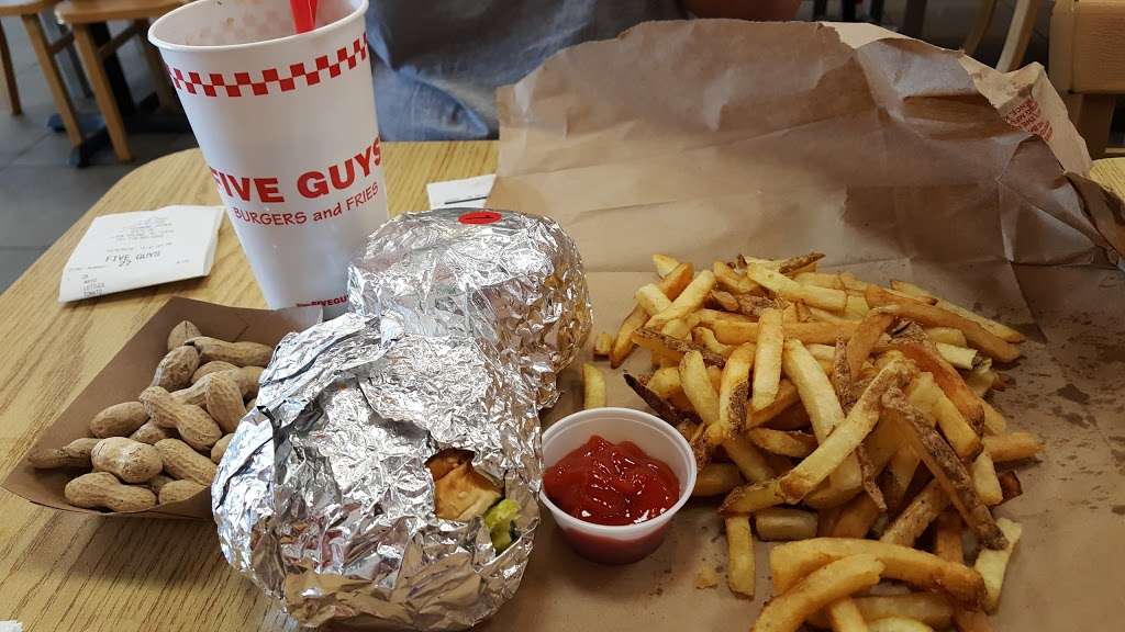 Five Guys | 2865 Richmond Ave, Staten Island, NY 10314 | Phone: (718) 983-5555