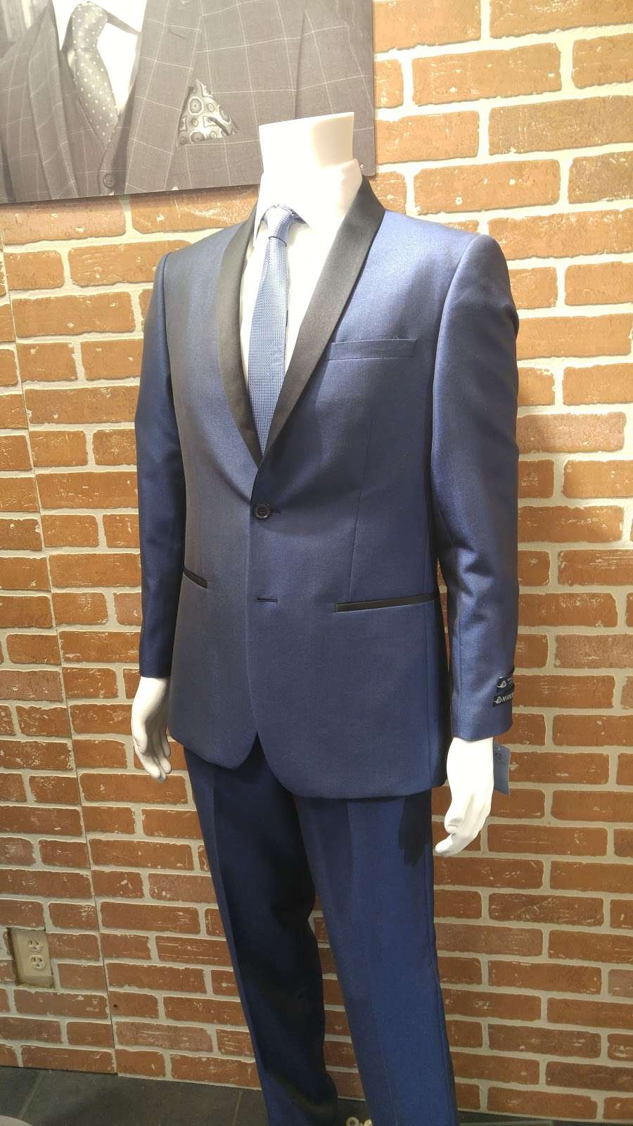 Karako Suits of Carle Place | 239 Voice Rd, Carle Place, NY 11514, USA | Phone: (516) 248-5888