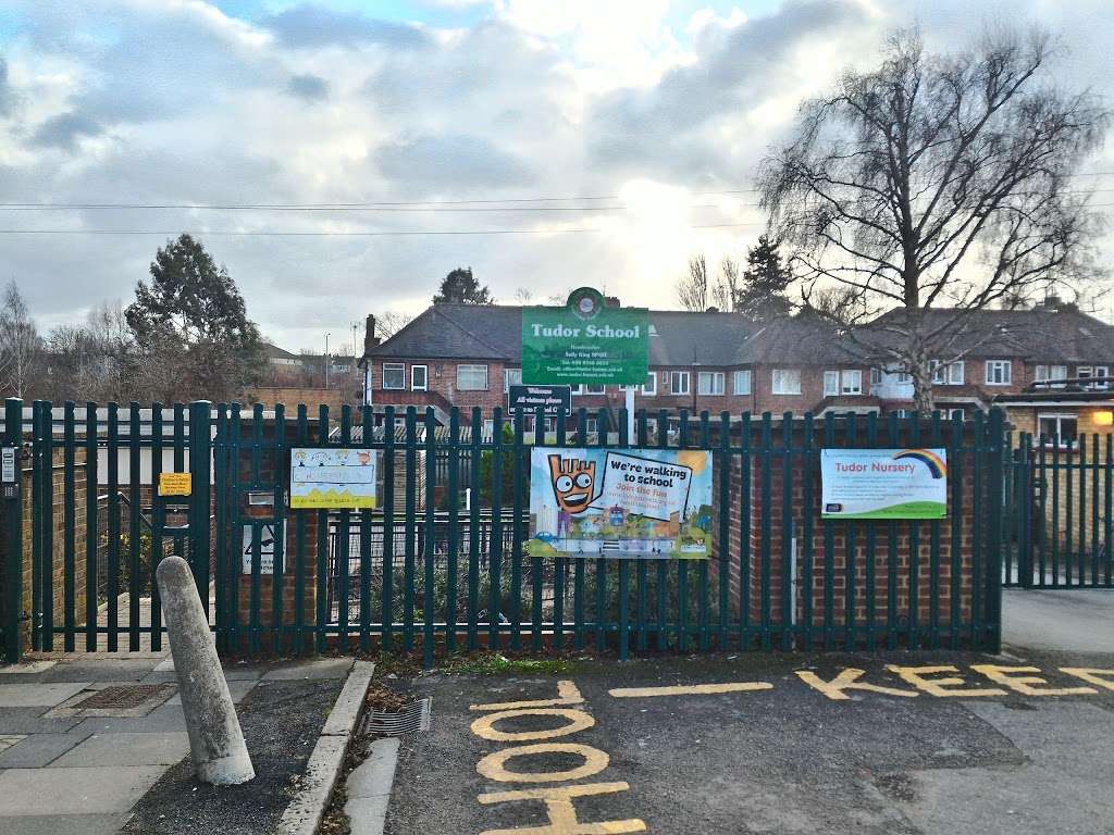 Tudor Primary School | Queens Rd, Finchley, London N3 2AG, UK | Phone: 020 8346 6010