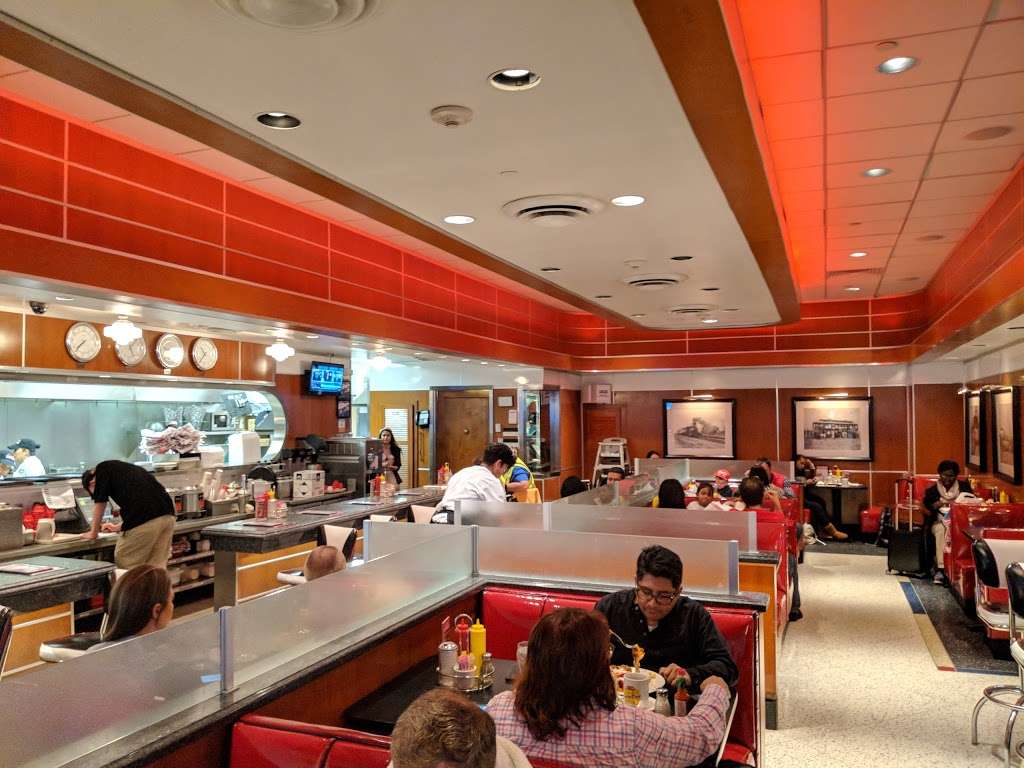 Rubys Diner | Terminal E, 3870 N Terminal Rd, Houston, TX 77032, USA | Phone: (281) 821-1828