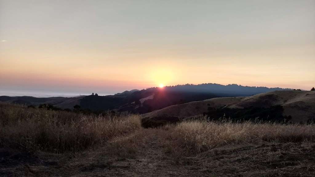 Anniversary Trail Parking and Picnic Tables | Anniversary Trail, Portola Valley, CA 94028, USA