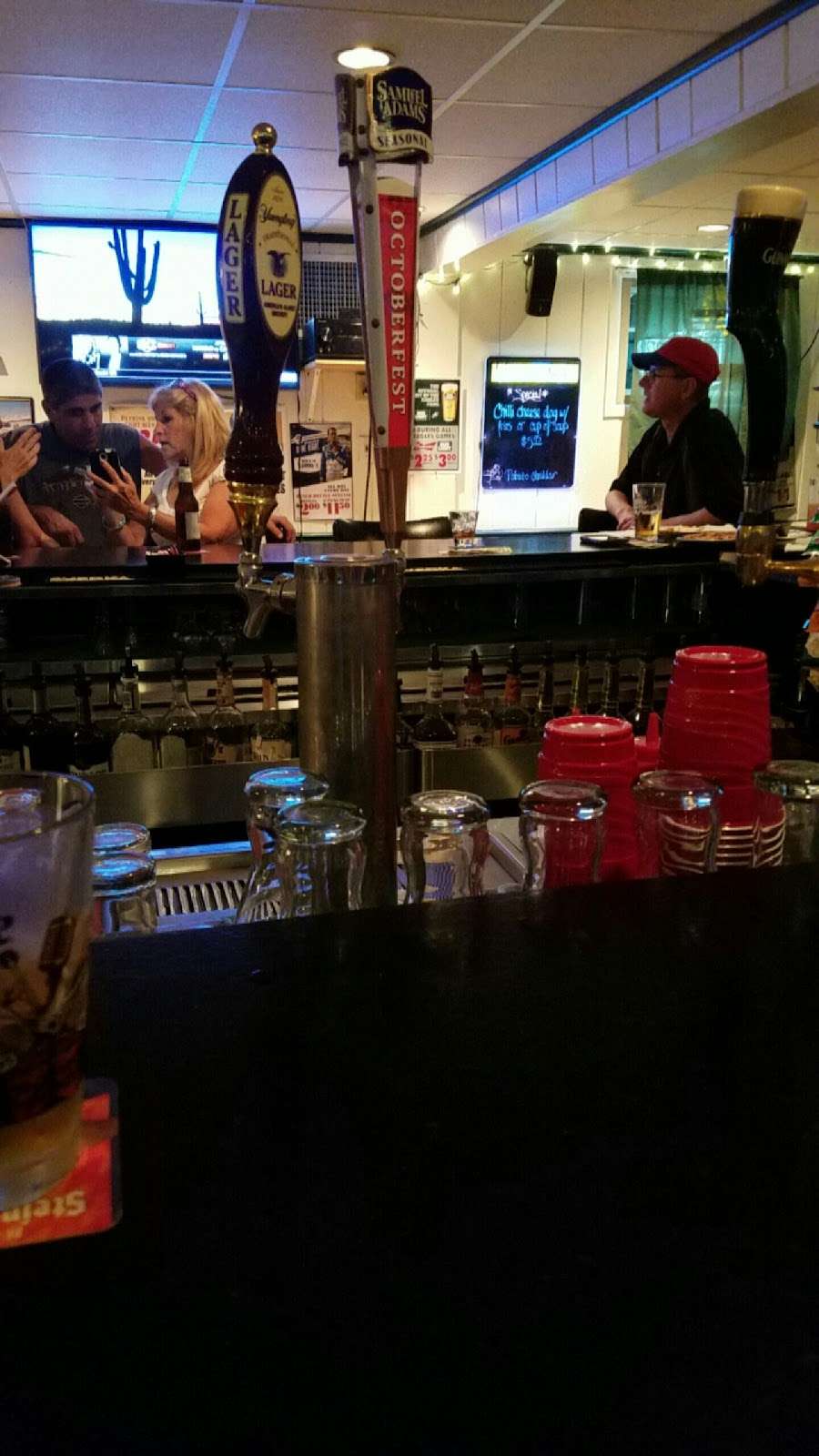 Kenneys Madison Tavern | 472 Madison Ave, Warminster, PA 18974, USA | Phone: (215) 672-2279