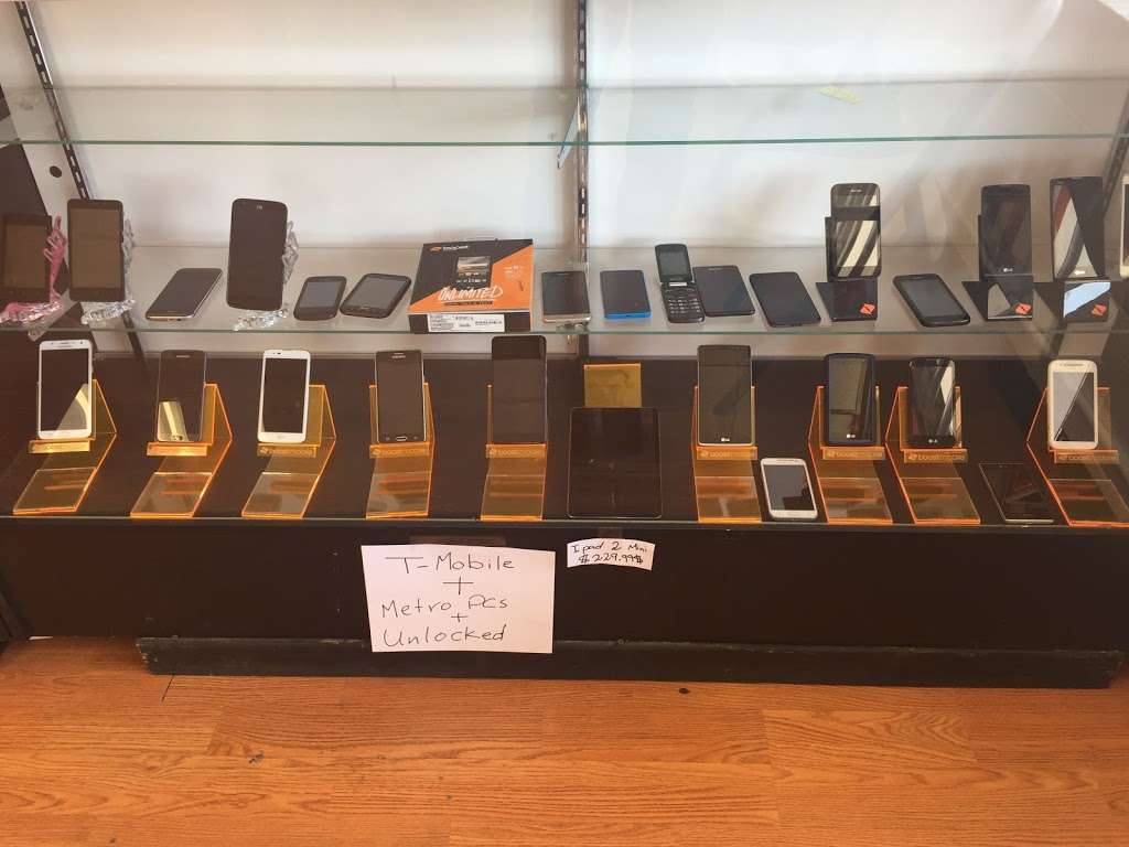 Boost Mobile Store (STOP Shop) | 9260 Blue Ridge Blvd, Kansas City, MO 64138 | Phone: (816) 761-9988