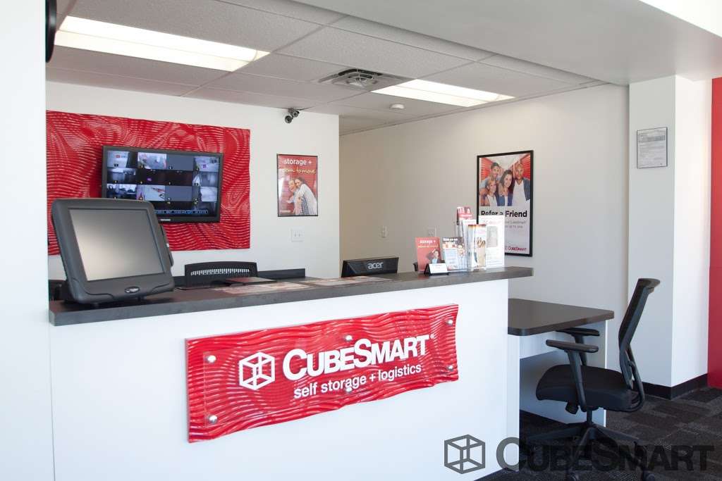 CubeSmart Self Storage | 7825 Katy Fwy, Houston, TX 77024, USA | Phone: (713) 682-1716