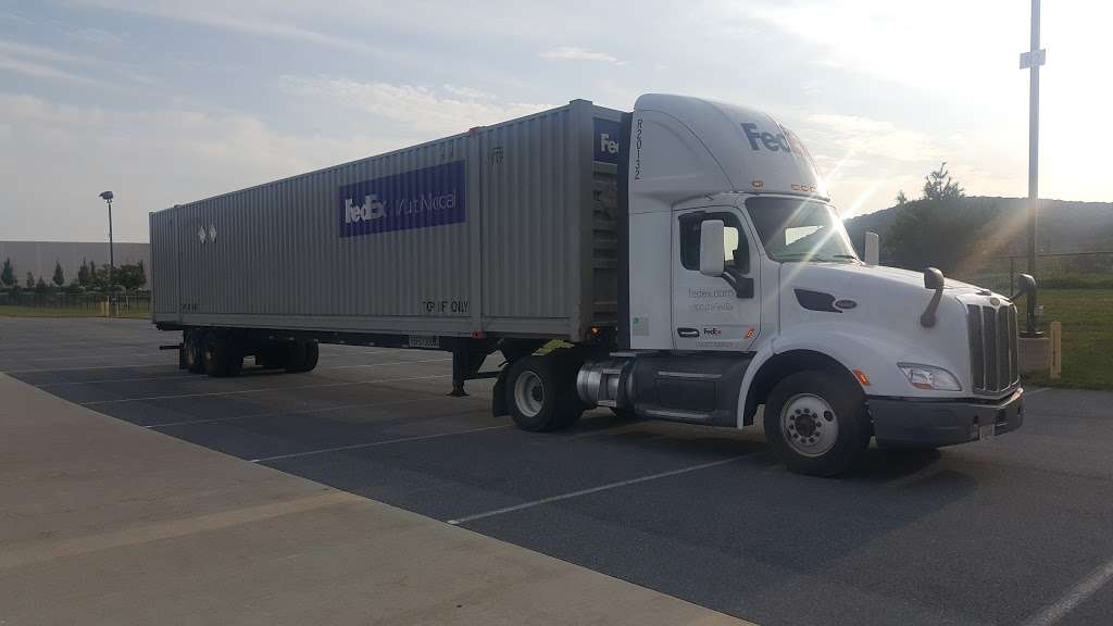 FedEx Freight | 360 Stoke Park Rd, Bethlehem, PA 18017, USA | Phone: (800) 509-2115