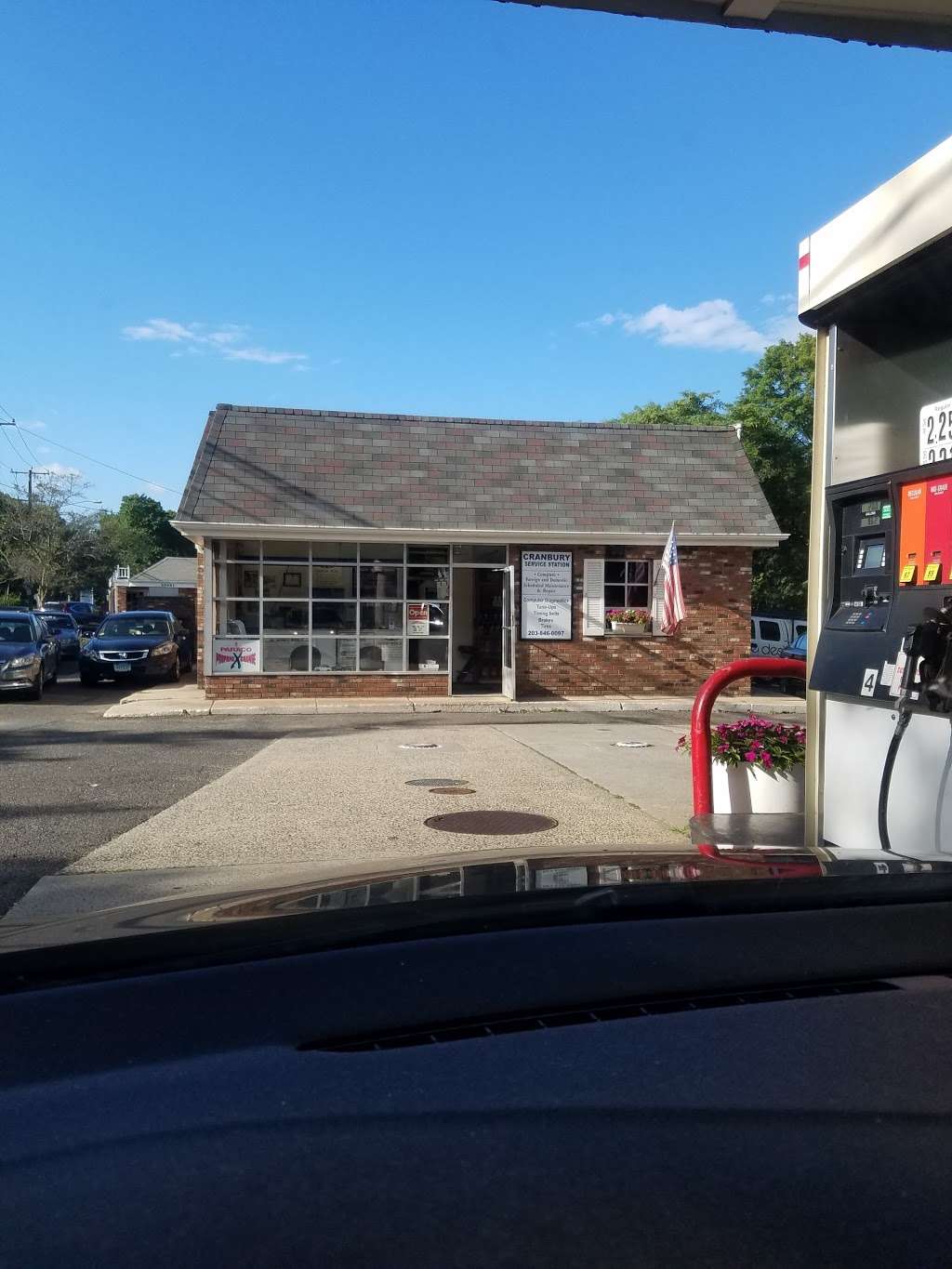 Cranbury Service Station | 10 Chestnut Hill Rd, Norwalk, CT 06851, USA | Phone: (203) 846-0097