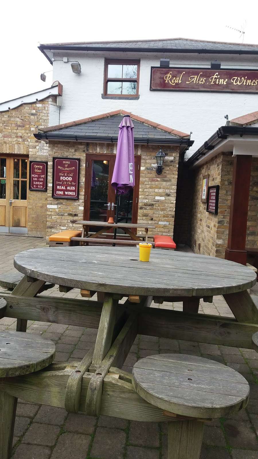 Harrys Brunch Club | Wellington Hill, Waltham Abbey, Loughton IG10 4AH, UK | Phone: 020 8502 1620