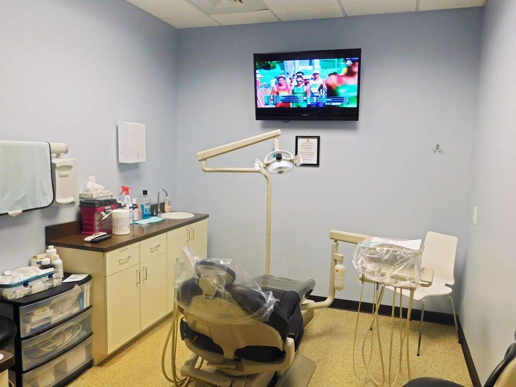 Friendly Dental Group of West Gastonia | 117 N Myrtle School Rd suite 170, Gastonia, NC 28052, USA | Phone: (704) 864-1257