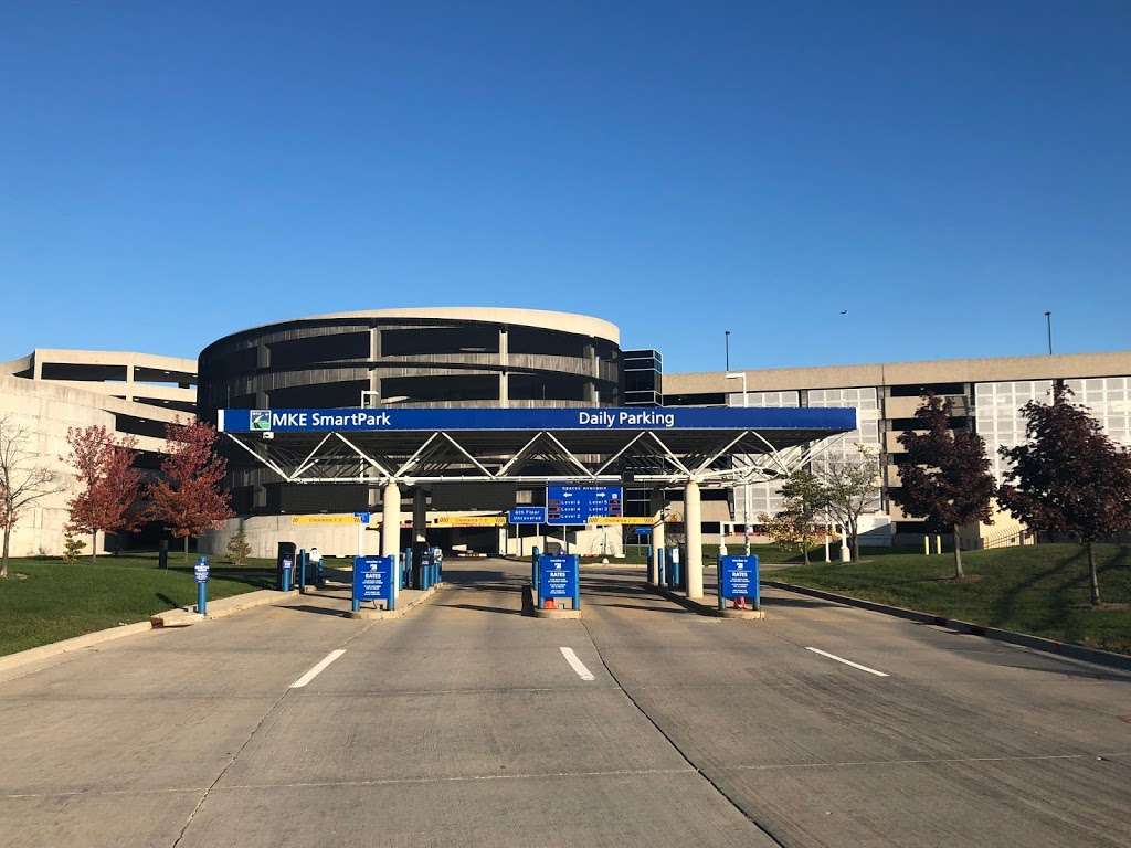 MKE Airport Daily Parking | 5300 S Howell Ave, Milwaukee, WI 53207, USA | Phone: (414) 747-4580