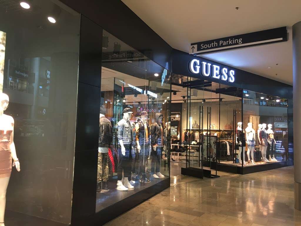 GUESS | 3200 S Las Vegas Blvd Space 1460, Las Vegas, NV 89109, USA | Phone: (702) 691-2541