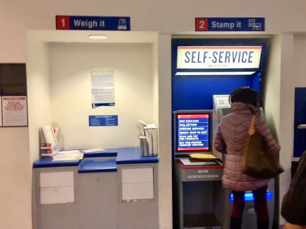 United States Postal Service | 3055 St Rose Pkwy, Henderson, NV 89052, USA | Phone: (800) 275-8777