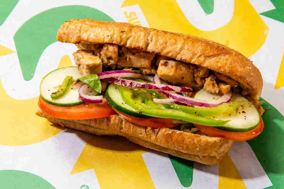 Subway Restaurants | 2101 FL-19, Tavares, FL 32778, USA | Phone: (352) 343-1706