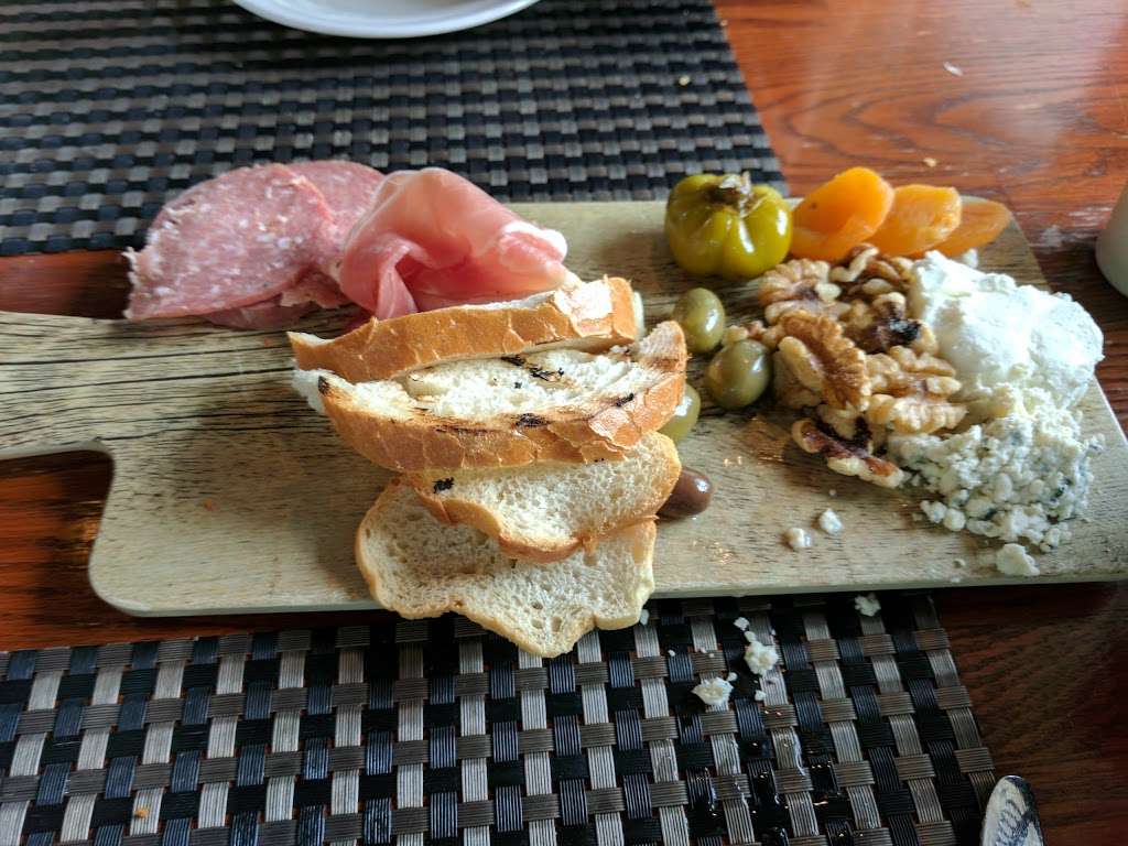 Bluewater Bistro | 21301 Heron Dr, Bodega Bay, CA 94923, USA | Phone: (707) 875-3513