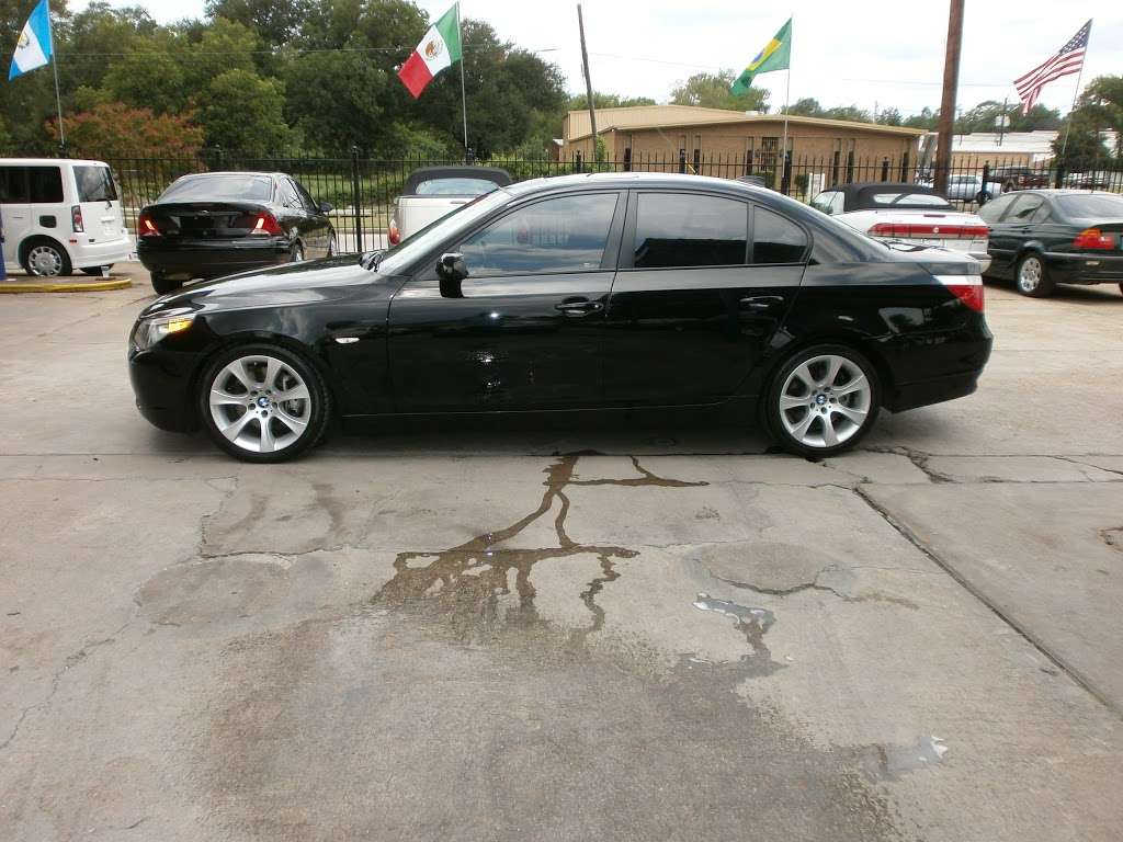 Under Priced Auto Sales | 4622 Yale St, Houston, TX 77018, USA | Phone: (713) 695-9055