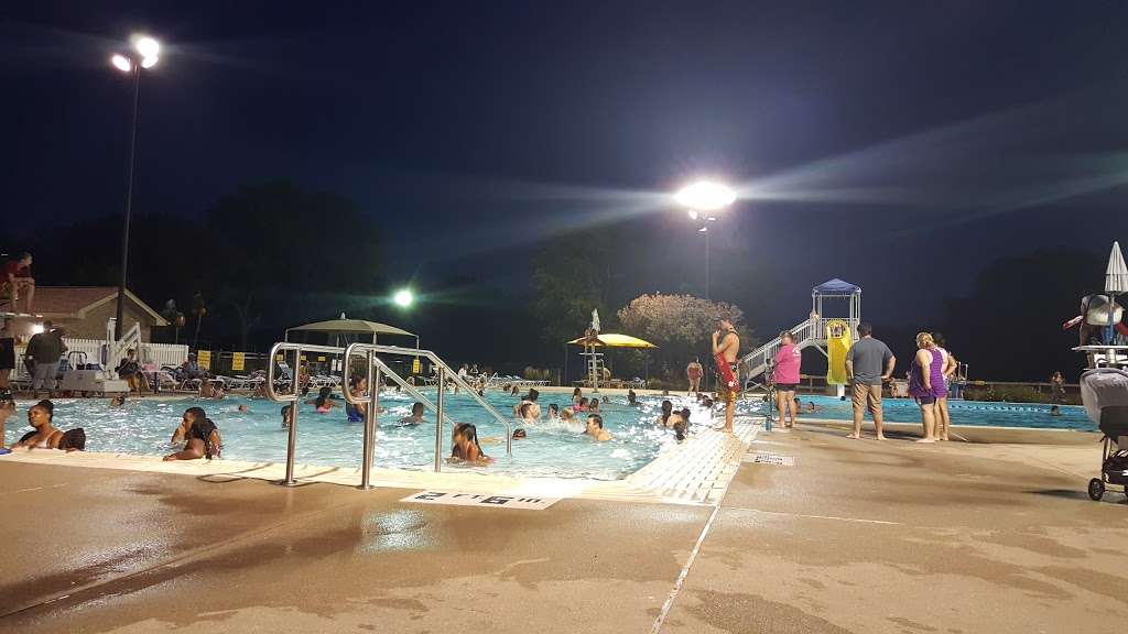 Aquatic Park | 11930 S Kostner Ave, Alsip, IL 60803 | Phone: (708) 396-1133