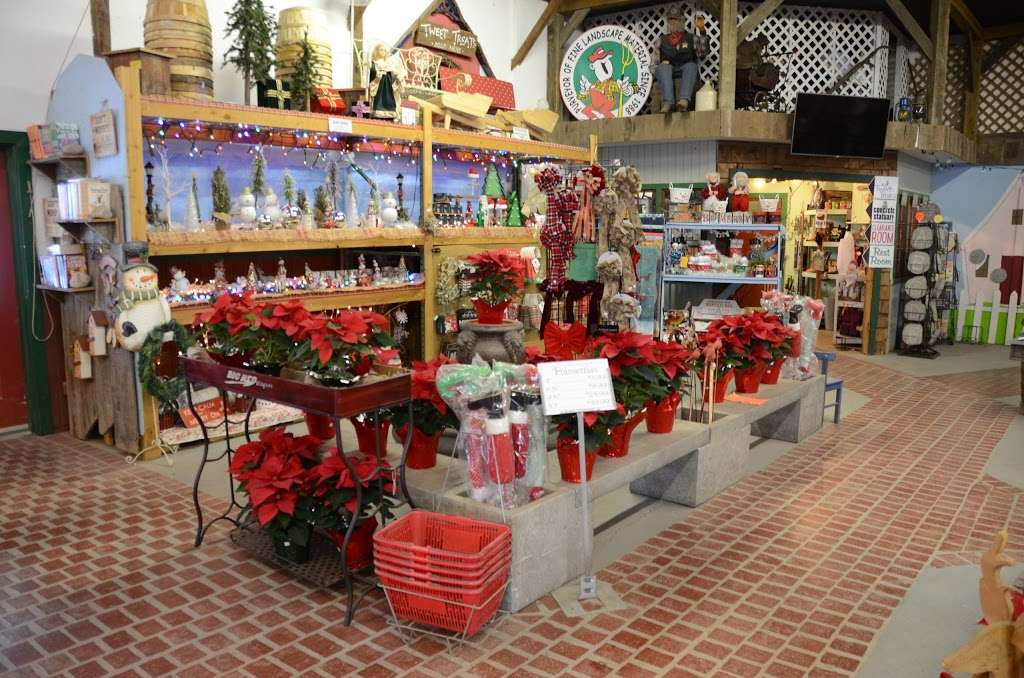 Country Bumpkin Garden Center | 27691 N Gilmer Rd, Mundelein, IL 60060, USA | Phone: (847) 566-2176