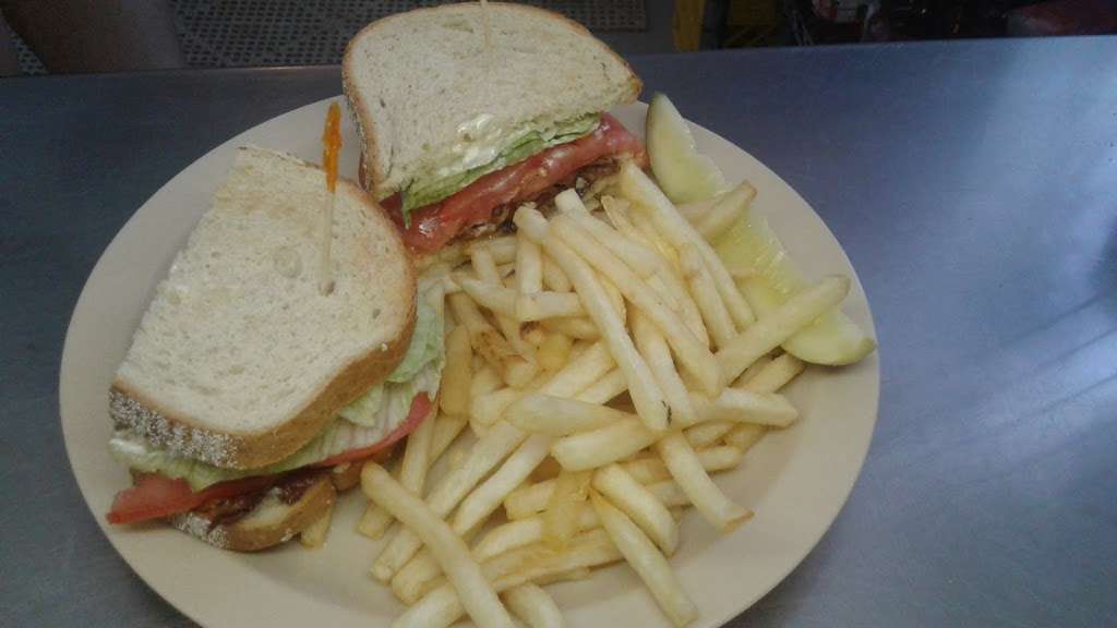 Bay Breeze Cafe | 7 Old Sea Isle Blvd, Ocean View, NJ 08230, USA | Phone: (609) 263-5581