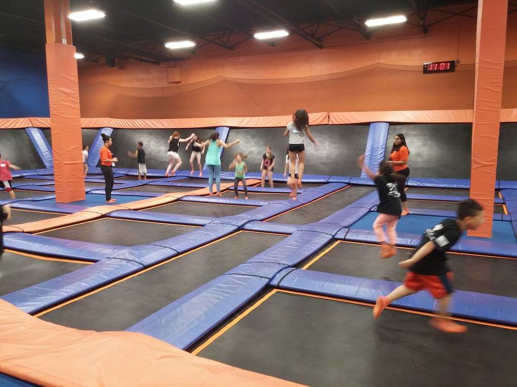 Sky Zone | 80 Commerce Dr, Allendale, NJ 07401 | Phone: (201) 574-1800