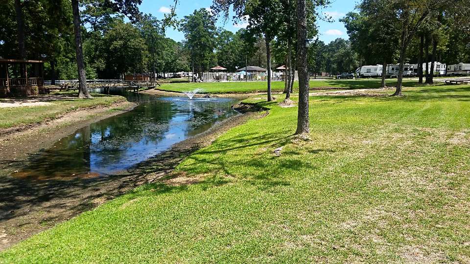 Country Place RV Park | 3043 Waukegan Rd, Conroe, TX 77306, USA | Phone: (936) 264-2854