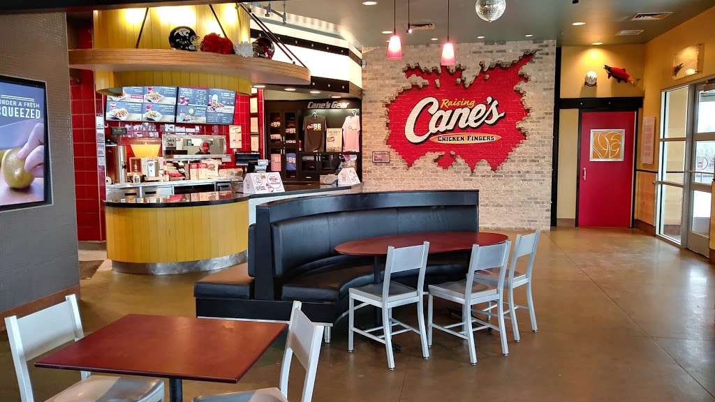 Raising Canes Chicken Fingers | 8771 N Ambassador Dr, Kansas City, MO 64154, USA | Phone: (816) 584-0502