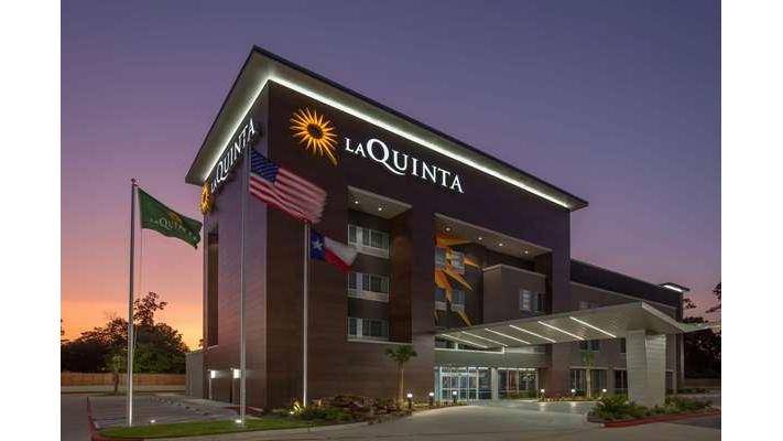 La Quinta Inn & Suites by Wyndham Houston East I-10 | 16211 E Freeway Service Rd, Channelview, TX 77530, USA | Phone: (281) 864-5293