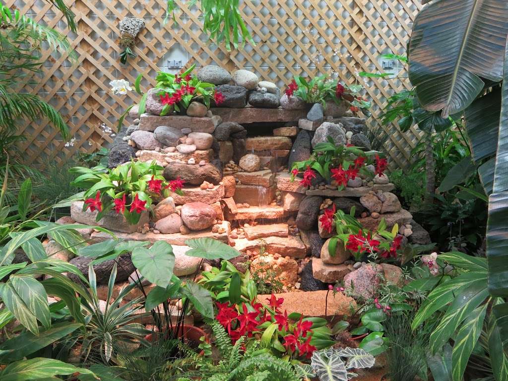 Friendship Park Conservatory | 395 W Algonquin Rd, Des Plaines, IL 60016, USA | Phone: (847) 298-3500