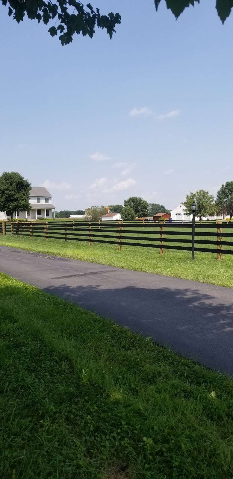 L B Fencing | 305 Good Rd, East Earl, PA 17519, USA | Phone: (717) 445-4764