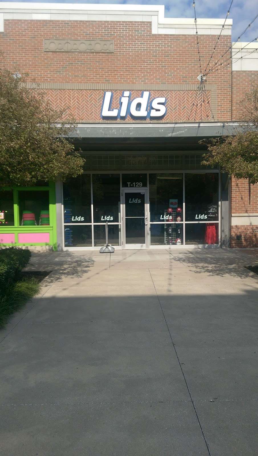 Lids | 1843 Village West Pkwy, Kansas City, KS 66111, USA | Phone: (913) 328-1975